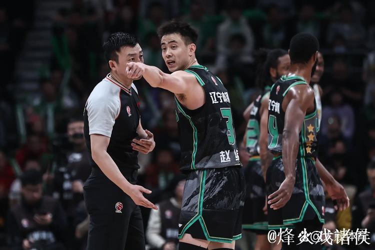 惨败辽宁暴露问题:团队欠协作,王博无调整,吴晓状态下滑致篮板失守! 惨败辽宁暴露问题:团队欠协作,王博无调整,吴晓状态下滑致篮板失守!